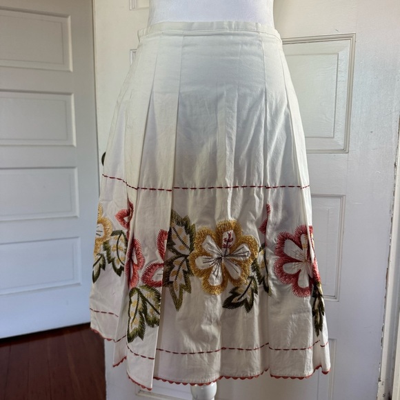 Sunny Leigh Vintage Embroidered Floral Skirt – Size 4P - Picture 9 of 12
